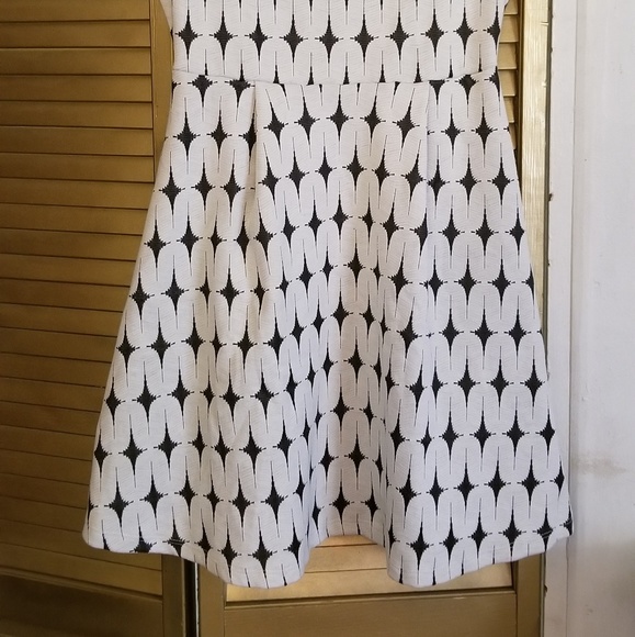 Patterned dress - Picture 2 of 3